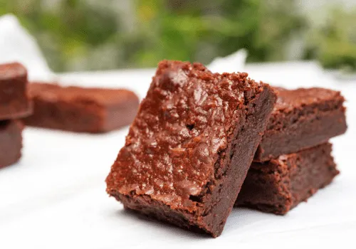 Brownie de Chocolate: Receta Simple y Rica | Dulces Caseros foto de receta de brownie en blog peru comidas